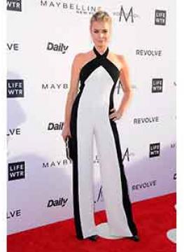 Rebecca Romijn 04 04 thumb